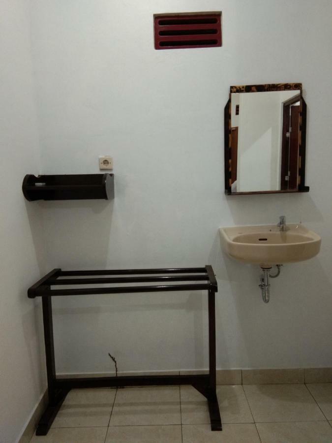 Safsia Homestay Toyapakeh ภายนอก รูปภาพ