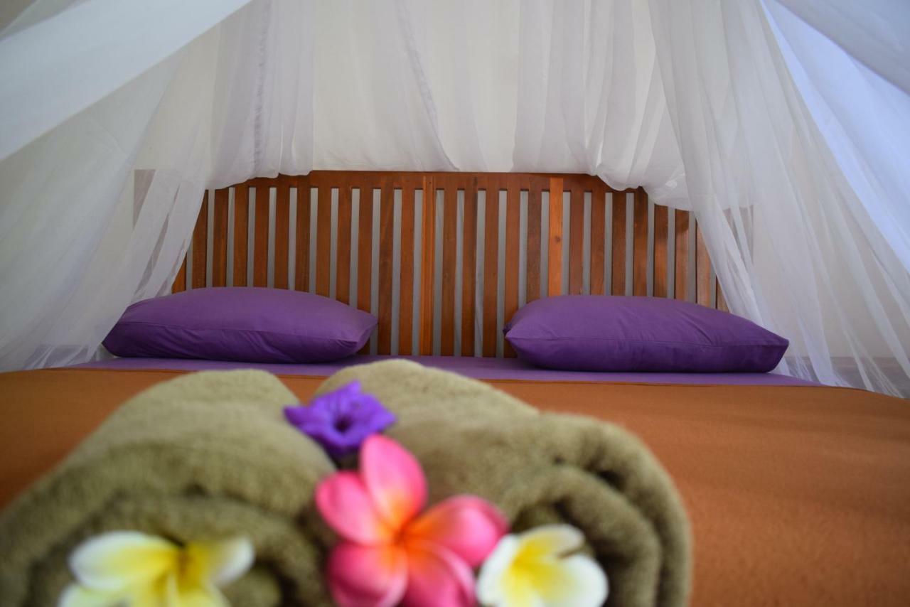 Safsia Homestay Toyapakeh ภายนอก รูปภาพ