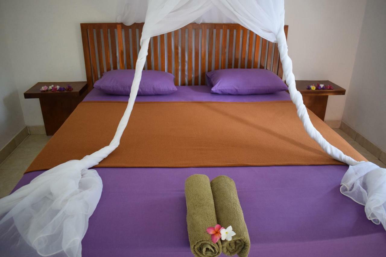 Safsia Homestay Toyapakeh ภายนอก รูปภาพ