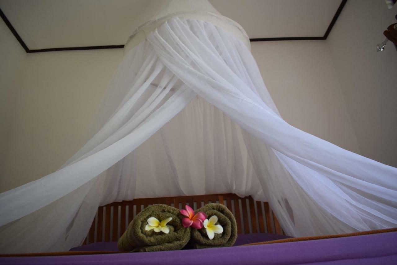 Safsia Homestay Toyapakeh ภายนอก รูปภาพ